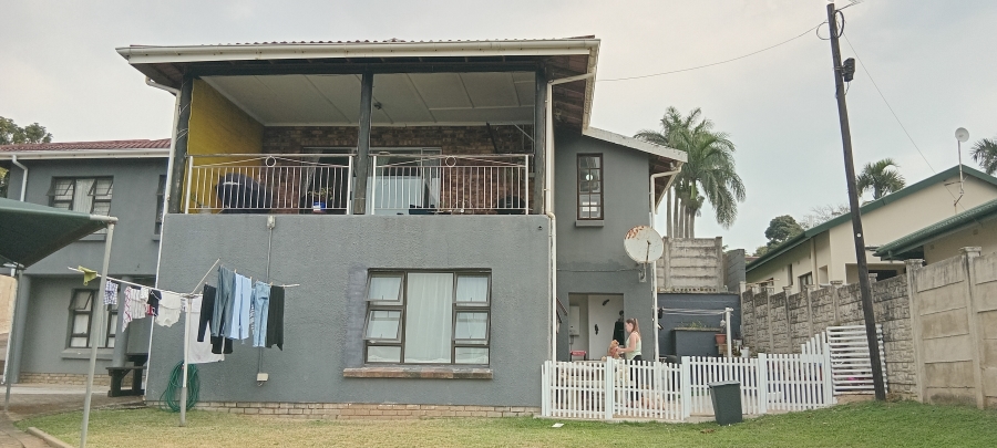 5 Bedroom Property for Sale in Uvongo KwaZulu-Natal