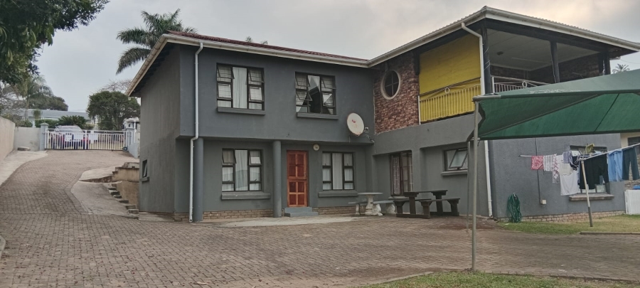 5 Bedroom Property for Sale in Uvongo KwaZulu-Natal