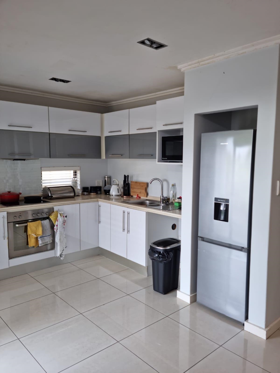 To Let 2 Bedroom Property for Rent in Salt Rock KwaZulu-Natal