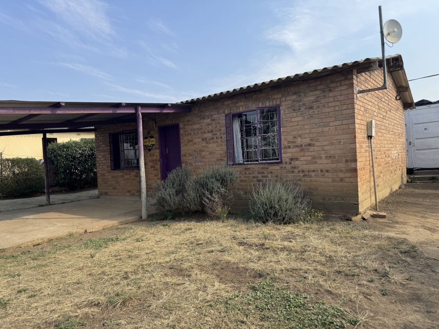 2 Bedroom Property for Sale in Mpophomeni KwaZulu-Natal