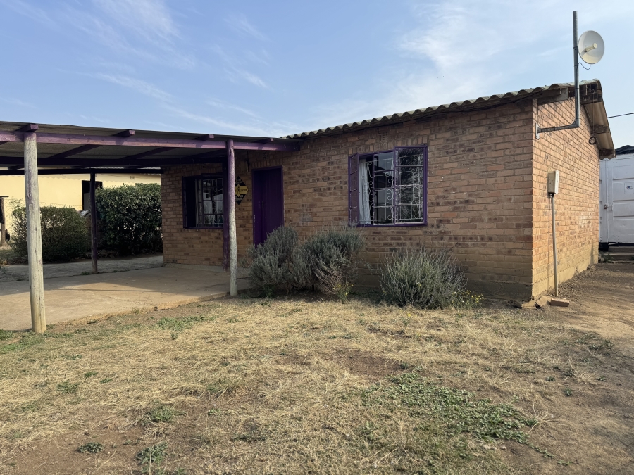 2 Bedroom Property for Sale in Mpophomeni KwaZulu-Natal