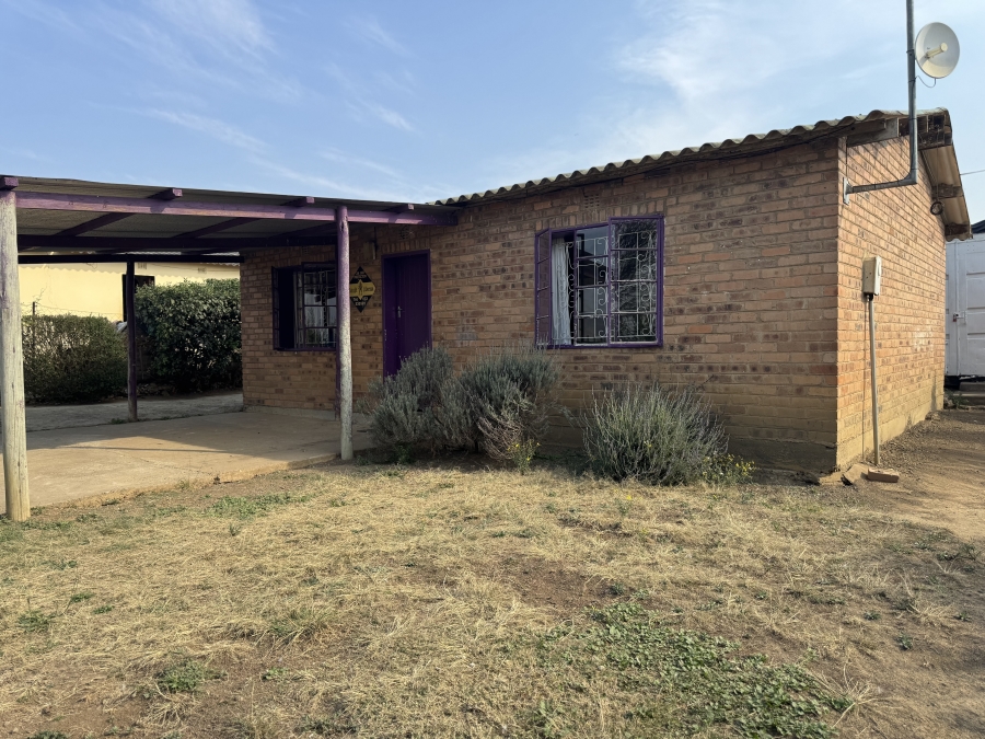 2 Bedroom Property for Sale in Mpophomeni KwaZulu-Natal