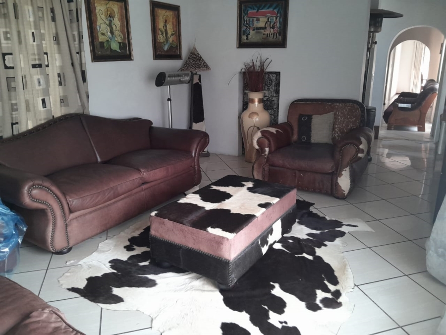 6 Bedroom Property for Sale in Amanzimtoti KwaZulu-Natal