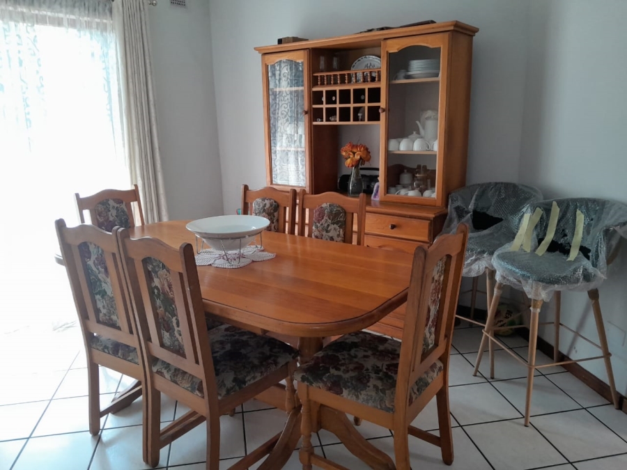 6 Bedroom Property for Sale in Amanzimtoti KwaZulu-Natal