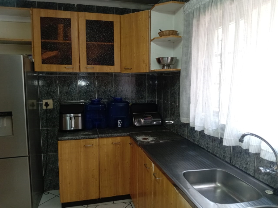 6 Bedroom Property for Sale in Amanzimtoti KwaZulu-Natal