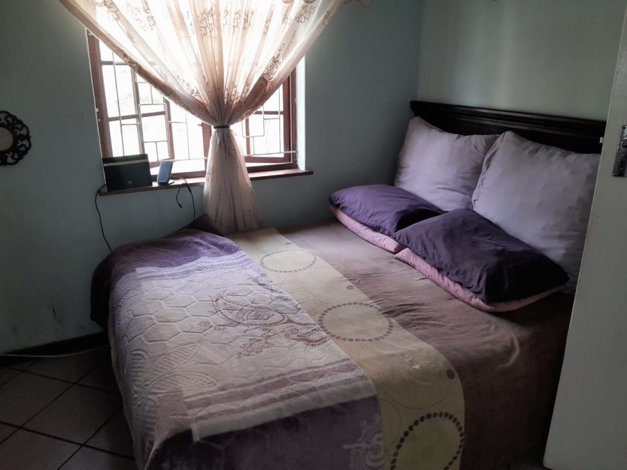 6 Bedroom Property for Sale in Amanzimtoti KwaZulu-Natal