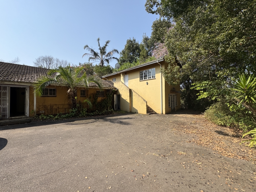 6 Bedroom Property for Sale in Kloof KwaZulu-Natal