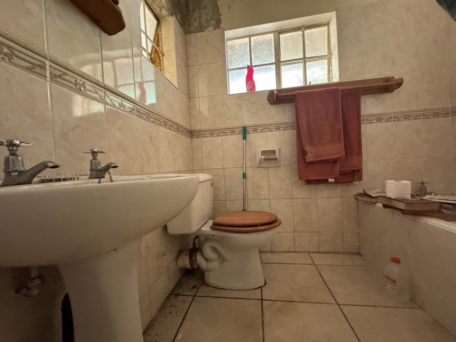 6 Bedroom Property for Sale in Kloof KwaZulu-Natal