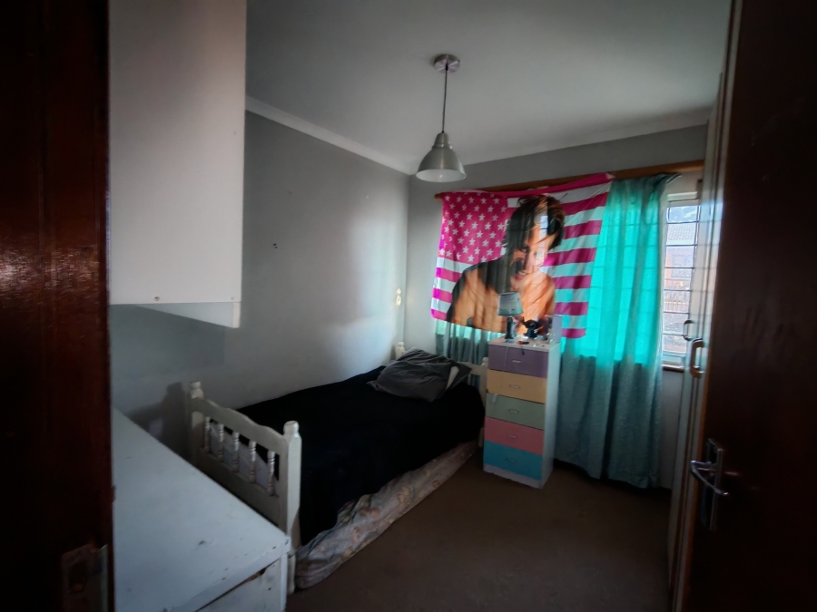 To Let 6 Bedroom Property for Rent in Ocean View KwaZulu-Natal
