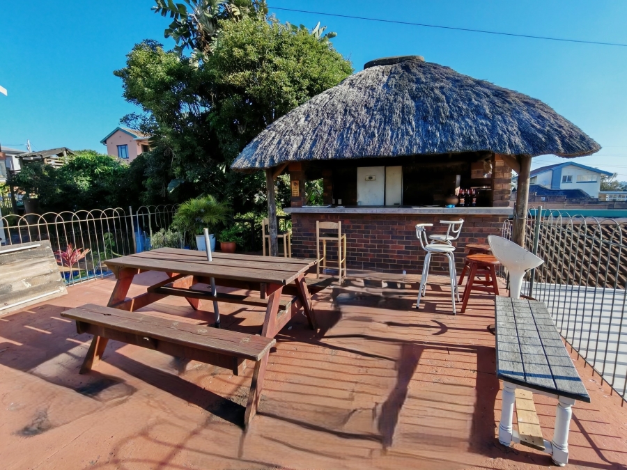 To Let 6 Bedroom Property for Rent in Ocean View KwaZulu-Natal