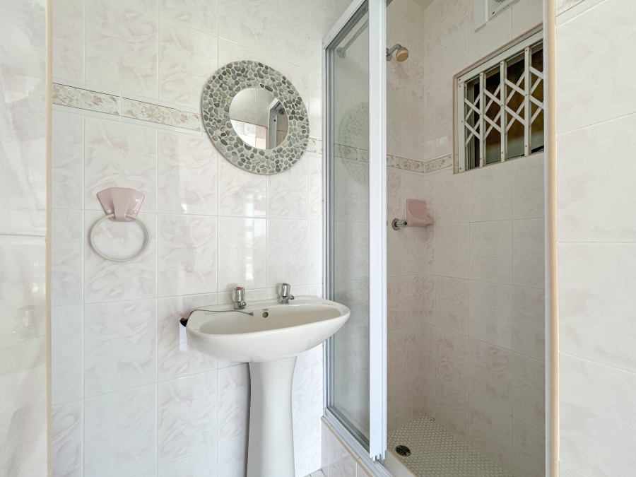 To Let 1 Bedroom Property for Rent in Sheffield Beach KwaZulu-Natal