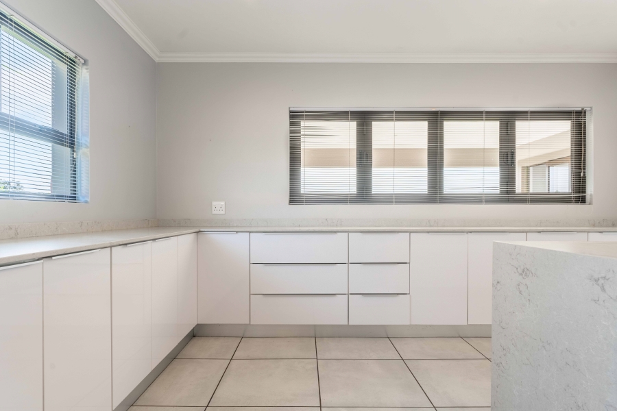 4 Bedroom Property for Sale in Gillitts KwaZulu-Natal