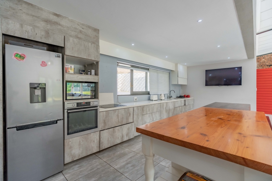 4 Bedroom Property for Sale in Cowies Hill KwaZulu-Natal