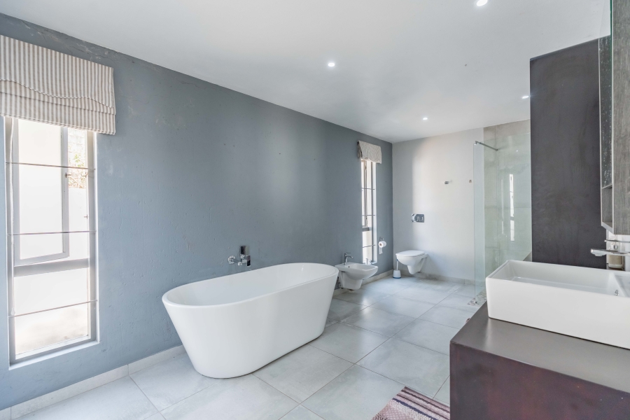 4 Bedroom Property for Sale in Cowies Hill KwaZulu-Natal