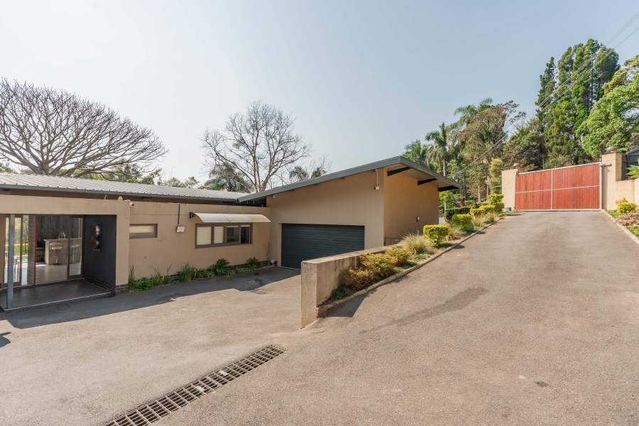 4 Bedroom Property for Sale in Cowies Hill KwaZulu-Natal