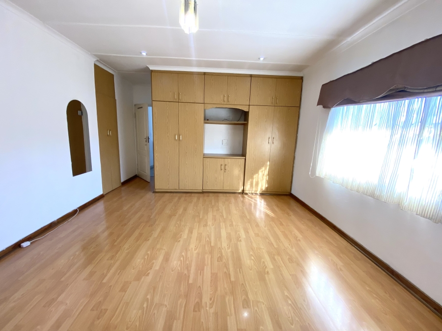 7 Bedroom Property for Sale in Mountain Rise KwaZulu-Natal