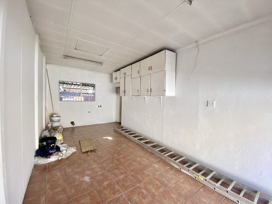 7 Bedroom Property for Sale in Mountain Rise KwaZulu-Natal