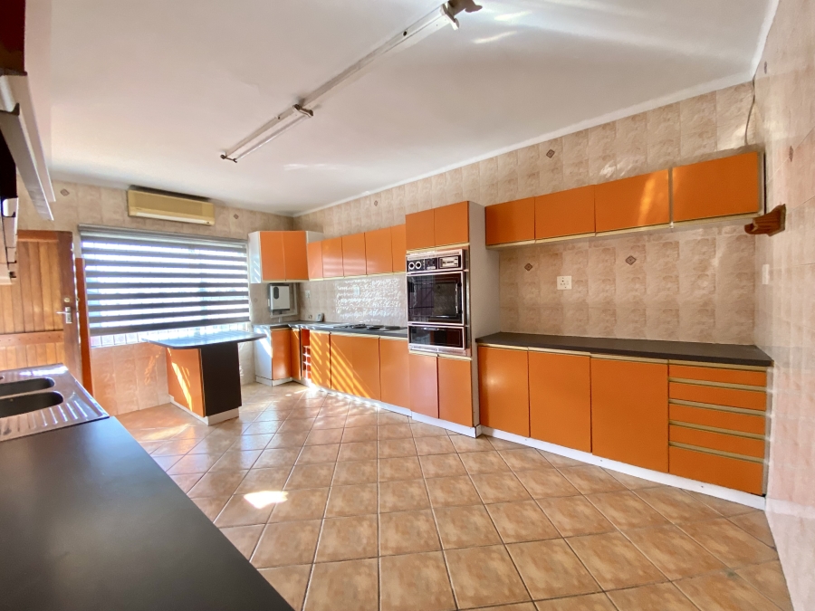 7 Bedroom Property for Sale in Mountain Rise KwaZulu-Natal