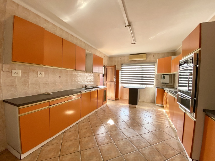 7 Bedroom Property for Sale in Mountain Rise KwaZulu-Natal