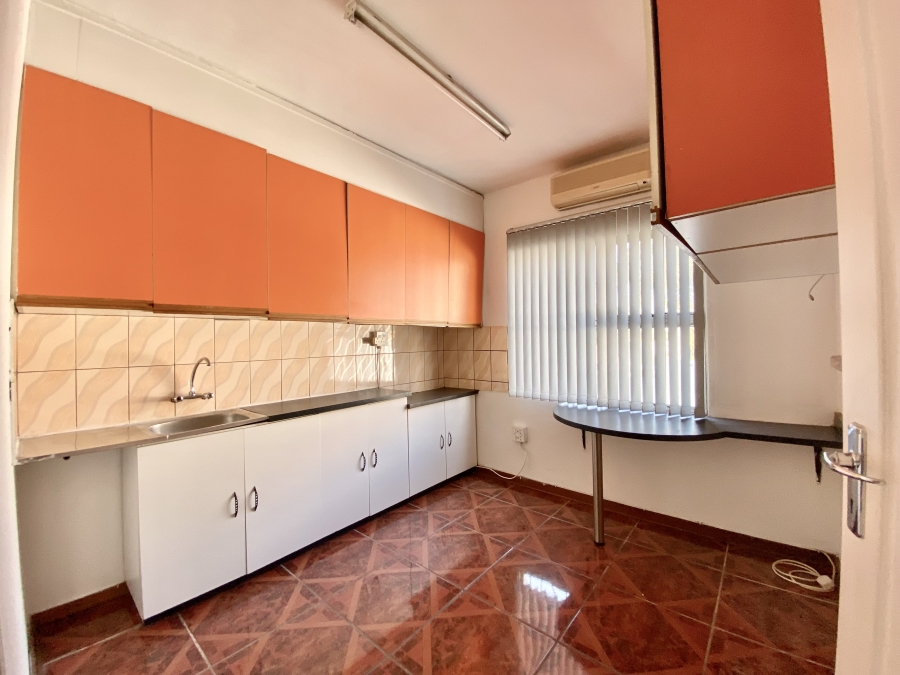 7 Bedroom Property for Sale in Mountain Rise KwaZulu-Natal