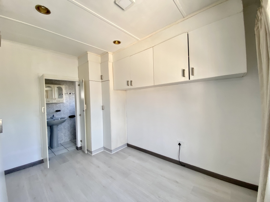 7 Bedroom Property for Sale in Mountain Rise KwaZulu-Natal