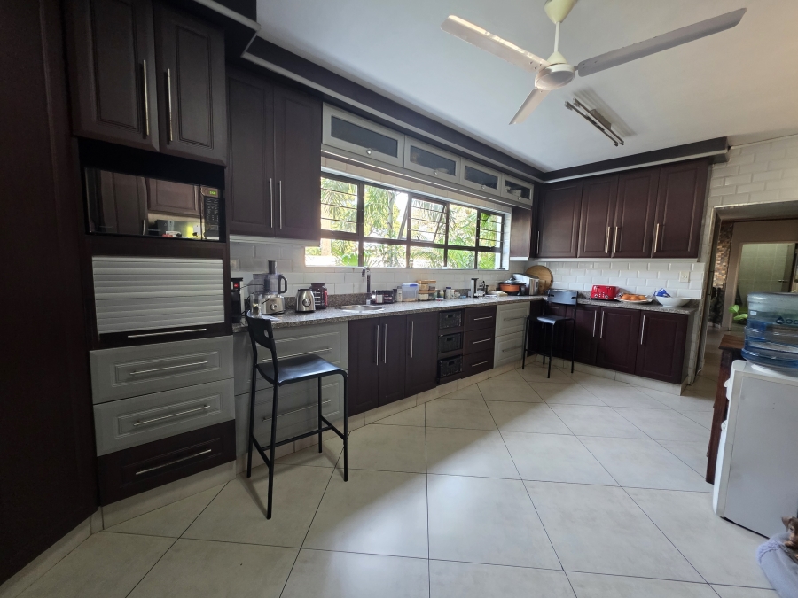 6 Bedroom Property for Sale in Meer En See KwaZulu-Natal