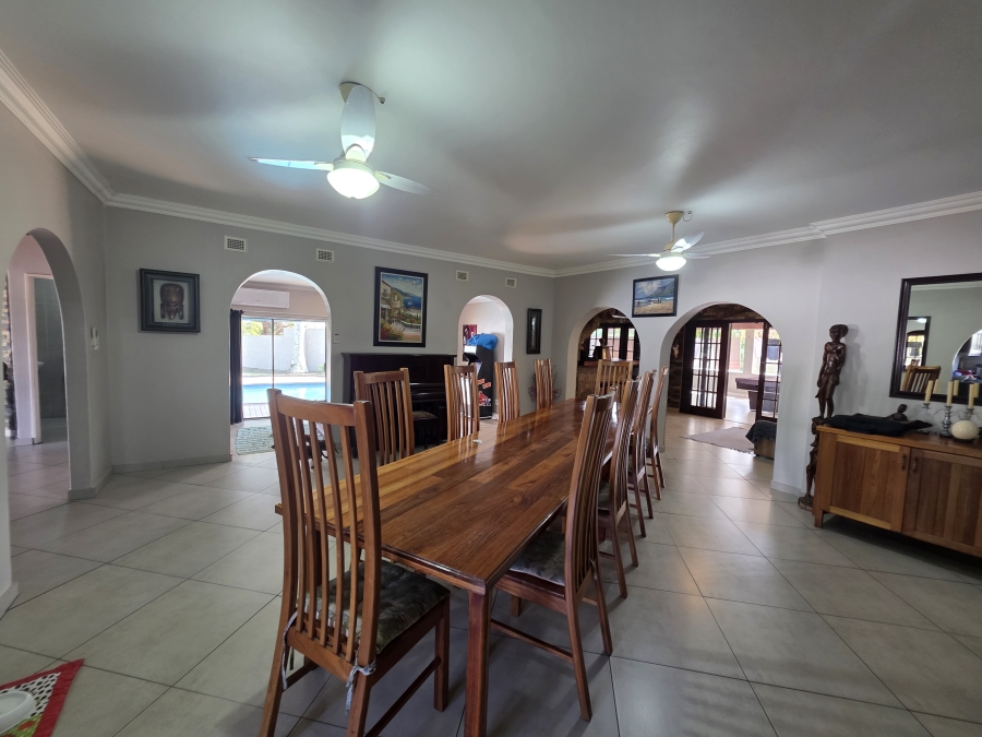 6 Bedroom Property for Sale in Meer En See KwaZulu-Natal