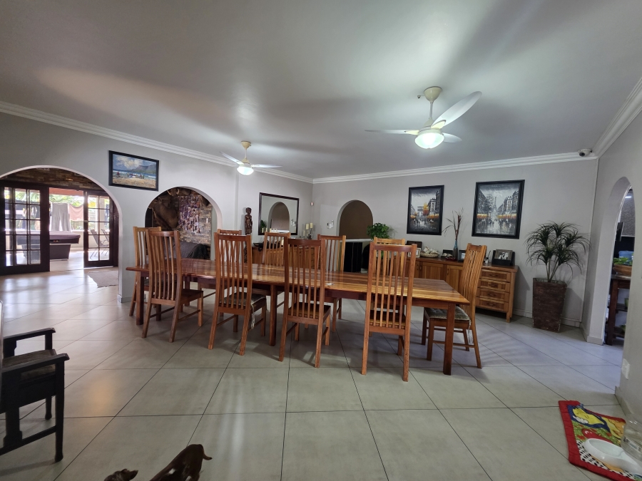 6 Bedroom Property for Sale in Meer En See KwaZulu-Natal