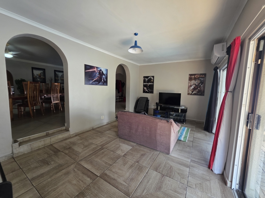 6 Bedroom Property for Sale in Meer En See KwaZulu-Natal