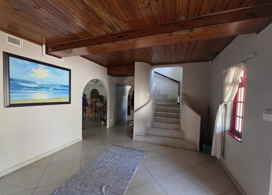 6 Bedroom Property for Sale in Meer En See KwaZulu-Natal