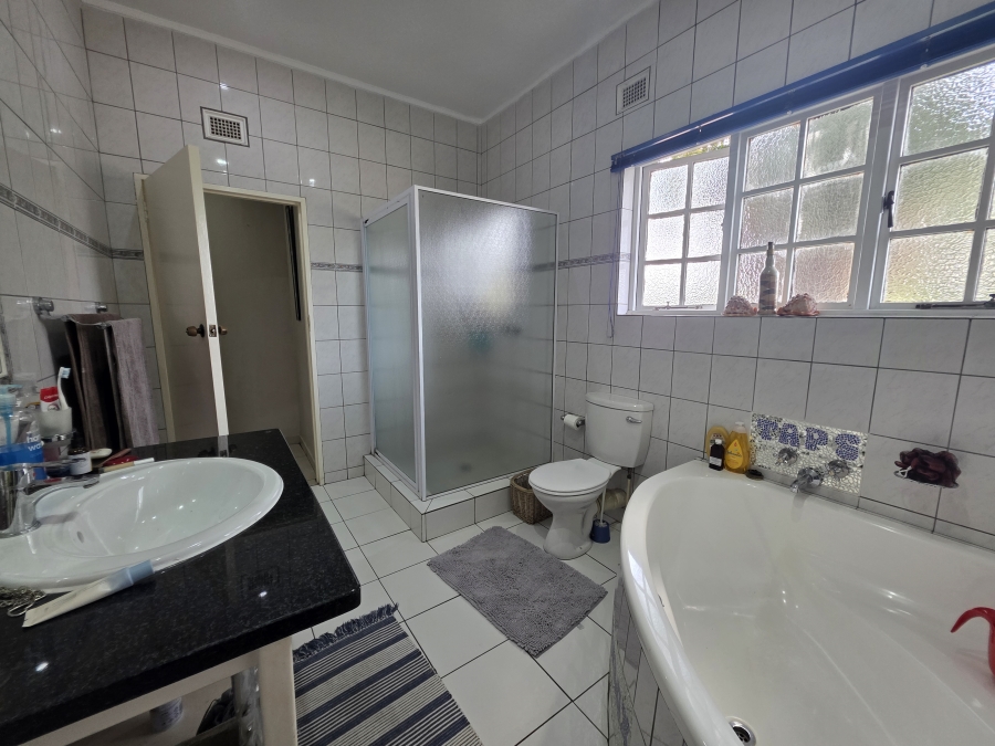 6 Bedroom Property for Sale in Meer En See KwaZulu-Natal