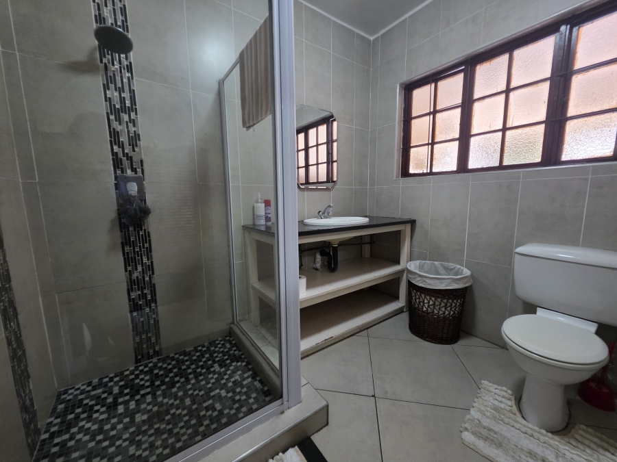 6 Bedroom Property for Sale in Meer En See KwaZulu-Natal