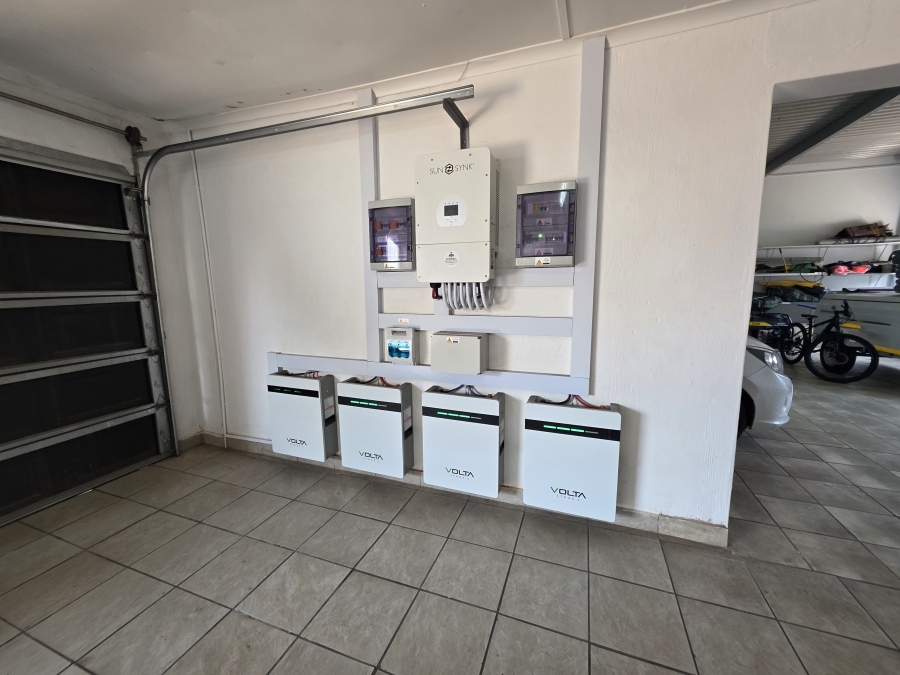 6 Bedroom Property for Sale in Meer En See KwaZulu-Natal