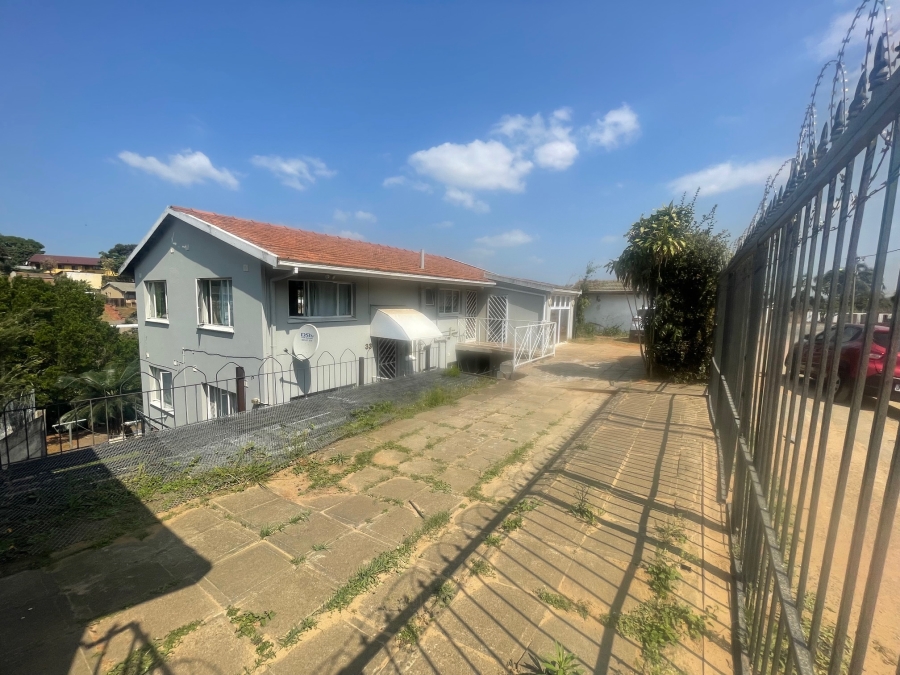 7 Bedroom Property for Sale in Glenmore KwaZulu-Natal