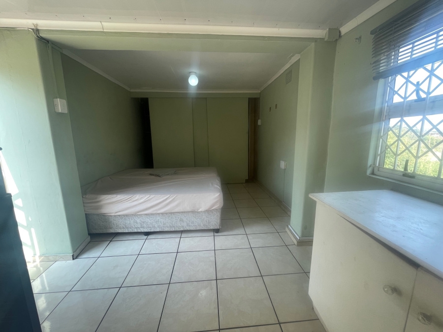 7 Bedroom Property for Sale in Glenmore KwaZulu-Natal