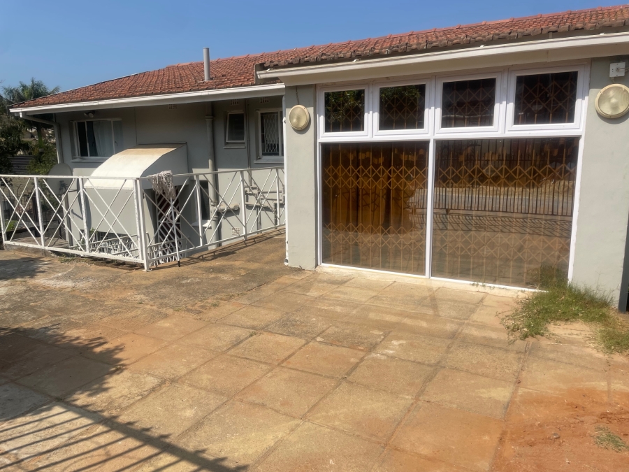 7 Bedroom Property for Sale in Glenmore KwaZulu-Natal