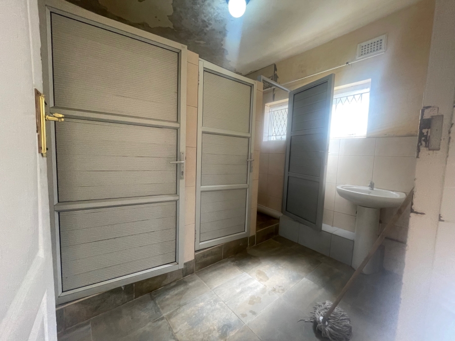 7 Bedroom Property for Sale in Glenmore KwaZulu-Natal