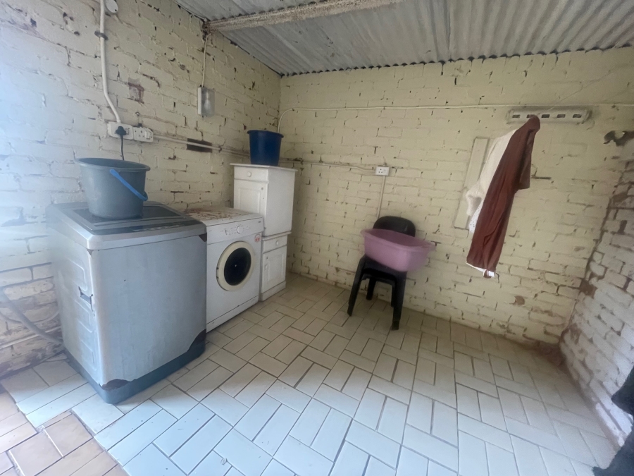 7 Bedroom Property for Sale in Glenmore KwaZulu-Natal