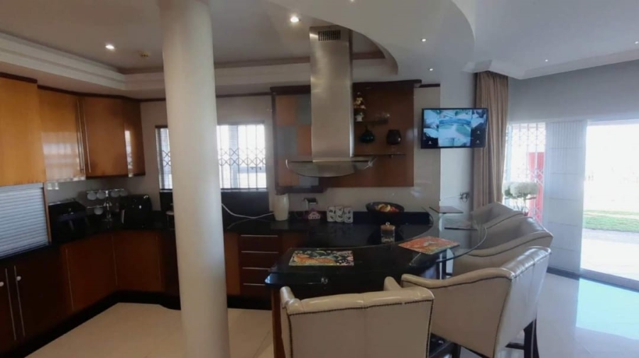 5 Bedroom Property for Sale in Oslo Beach KwaZulu-Natal