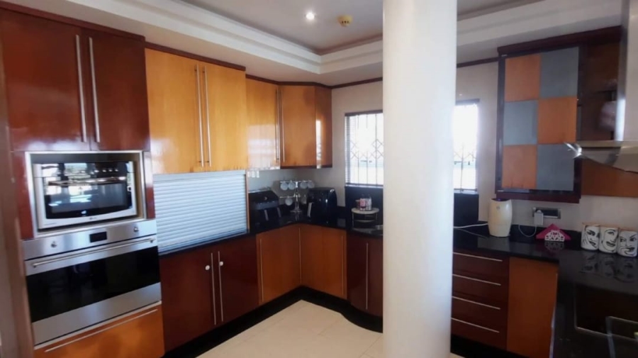 5 Bedroom Property for Sale in Oslo Beach KwaZulu-Natal