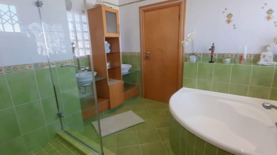 5 Bedroom Property for Sale in Oslo Beach KwaZulu-Natal