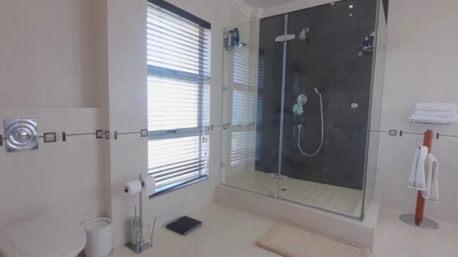 5 Bedroom Property for Sale in Oslo Beach KwaZulu-Natal