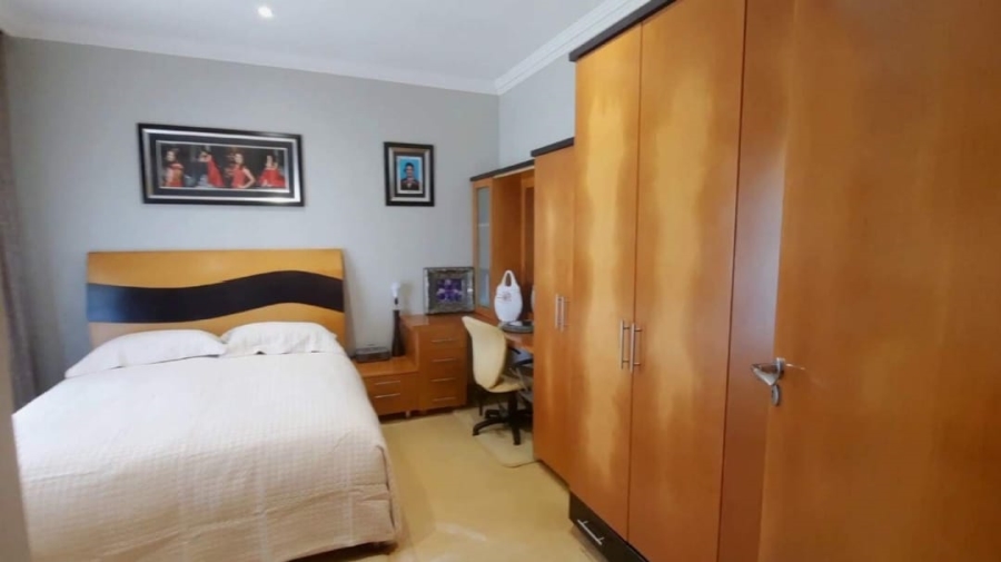 5 Bedroom Property for Sale in Oslo Beach KwaZulu-Natal
