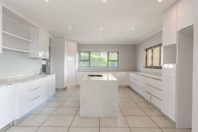 To Let 4 Bedroom Property for Rent in Gillitts KwaZulu-Natal