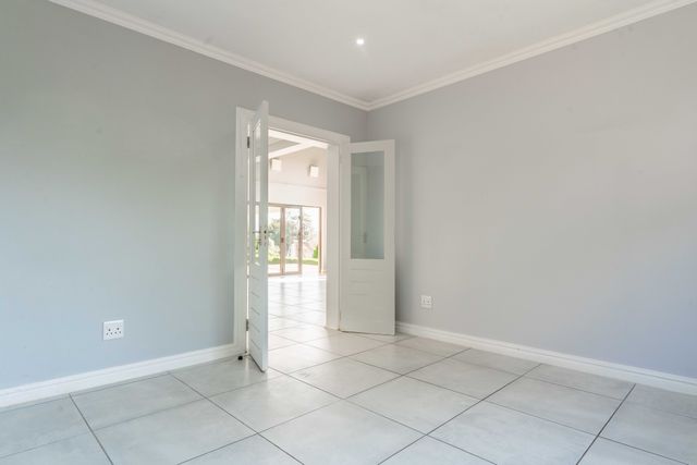 To Let 4 Bedroom Property for Rent in Gillitts KwaZulu-Natal
