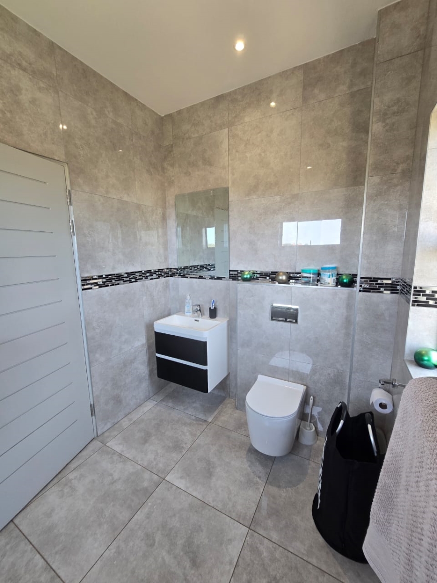 4 Bedroom Property for Sale in Seaward Estate KwaZulu-Natal