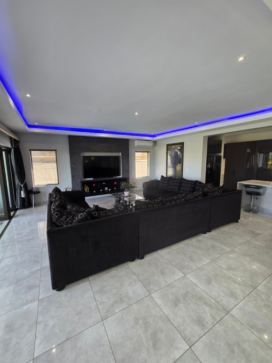 4 Bedroom Property for Sale in Seaward Estate KwaZulu-Natal