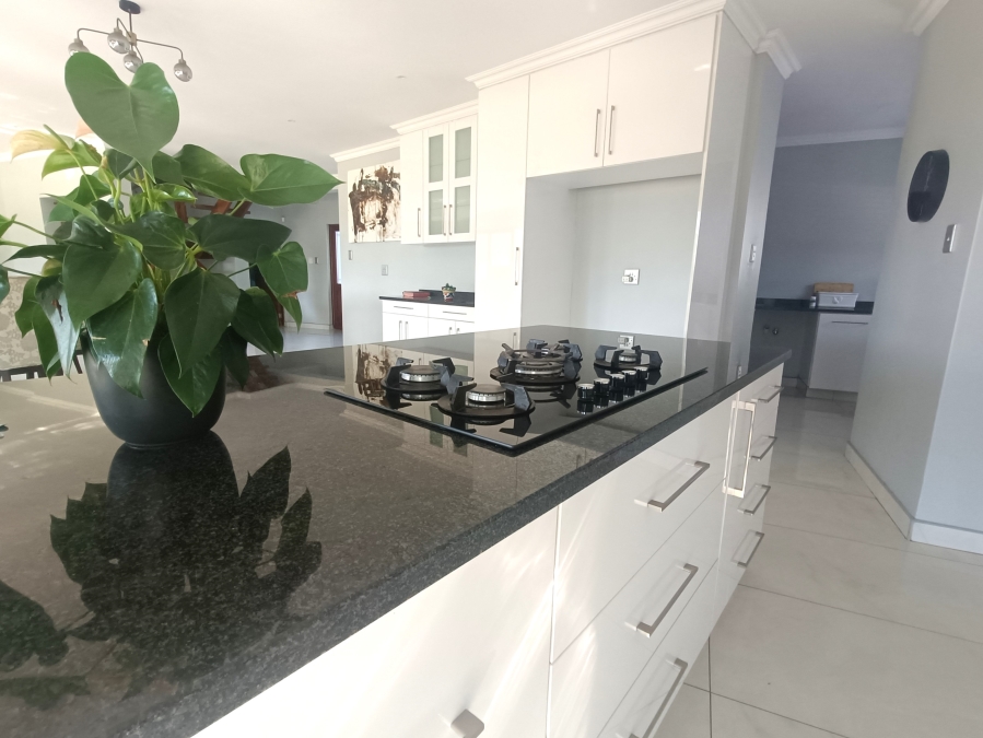 To Let 4 Bedroom Property for Rent in Mzingazi Golf Estate KwaZulu-Natal