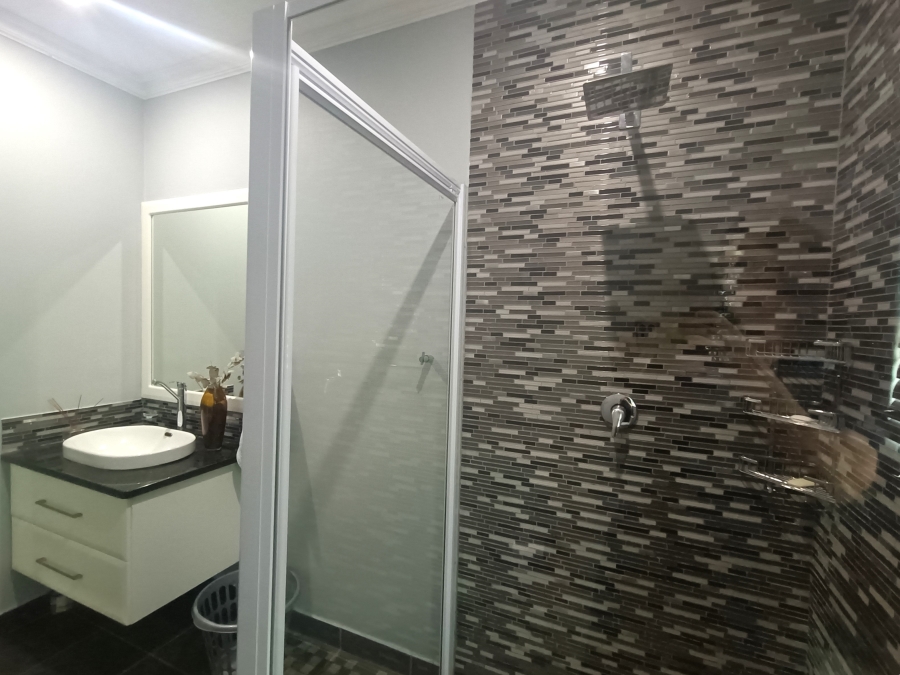 To Let 4 Bedroom Property for Rent in Mzingazi Golf Estate KwaZulu-Natal