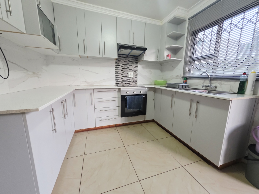 2 Bedroom Property for Sale in Umhlathuze KwaZulu-Natal